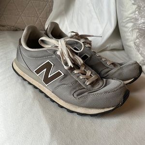 New Balance 311 Sneakers